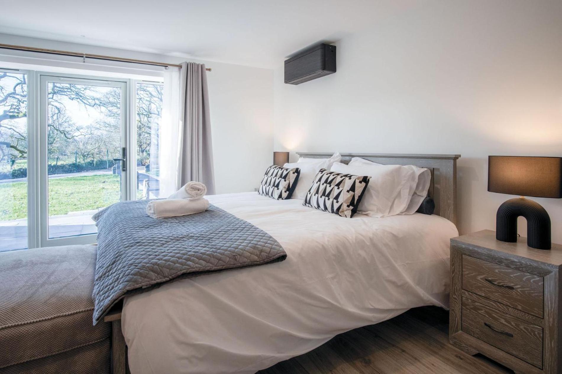 Suite 10 - Sleeping Giant Hotel - Pen Y Cae Inn Брекън Екстериор снимка