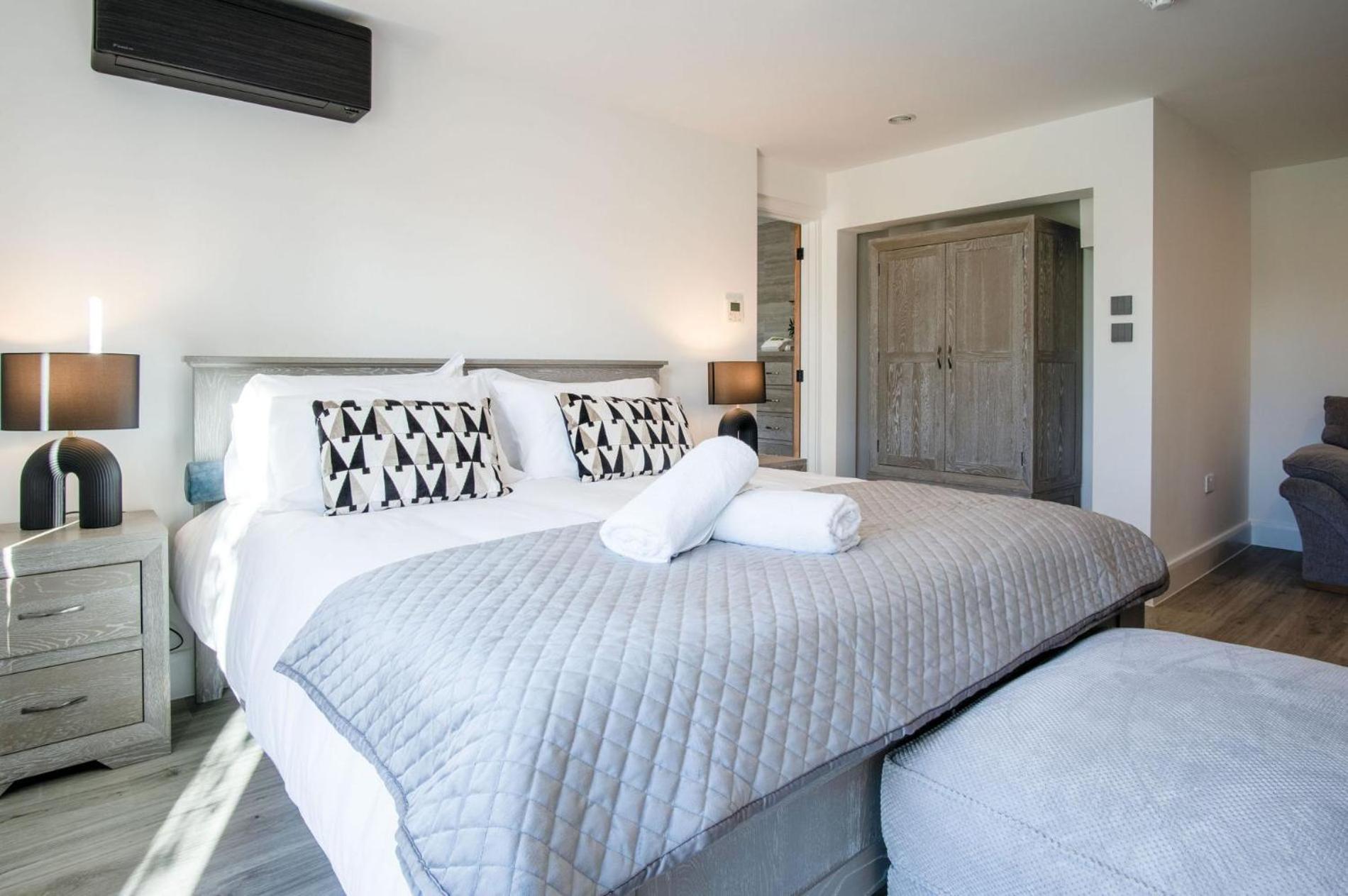 Suite 10 - Sleeping Giant Hotel - Pen Y Cae Inn Брекън Екстериор снимка