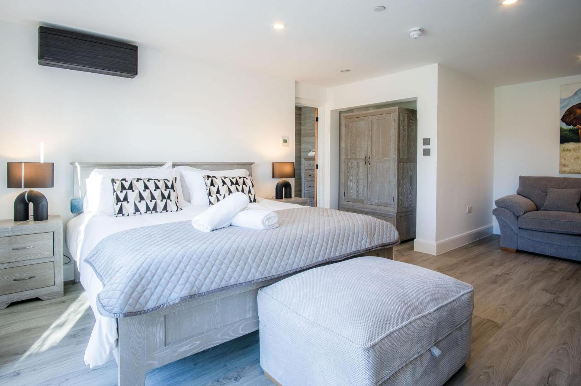 Suite 10 - Sleeping Giant Hotel - Pen Y Cae Inn Брекън Екстериор снимка