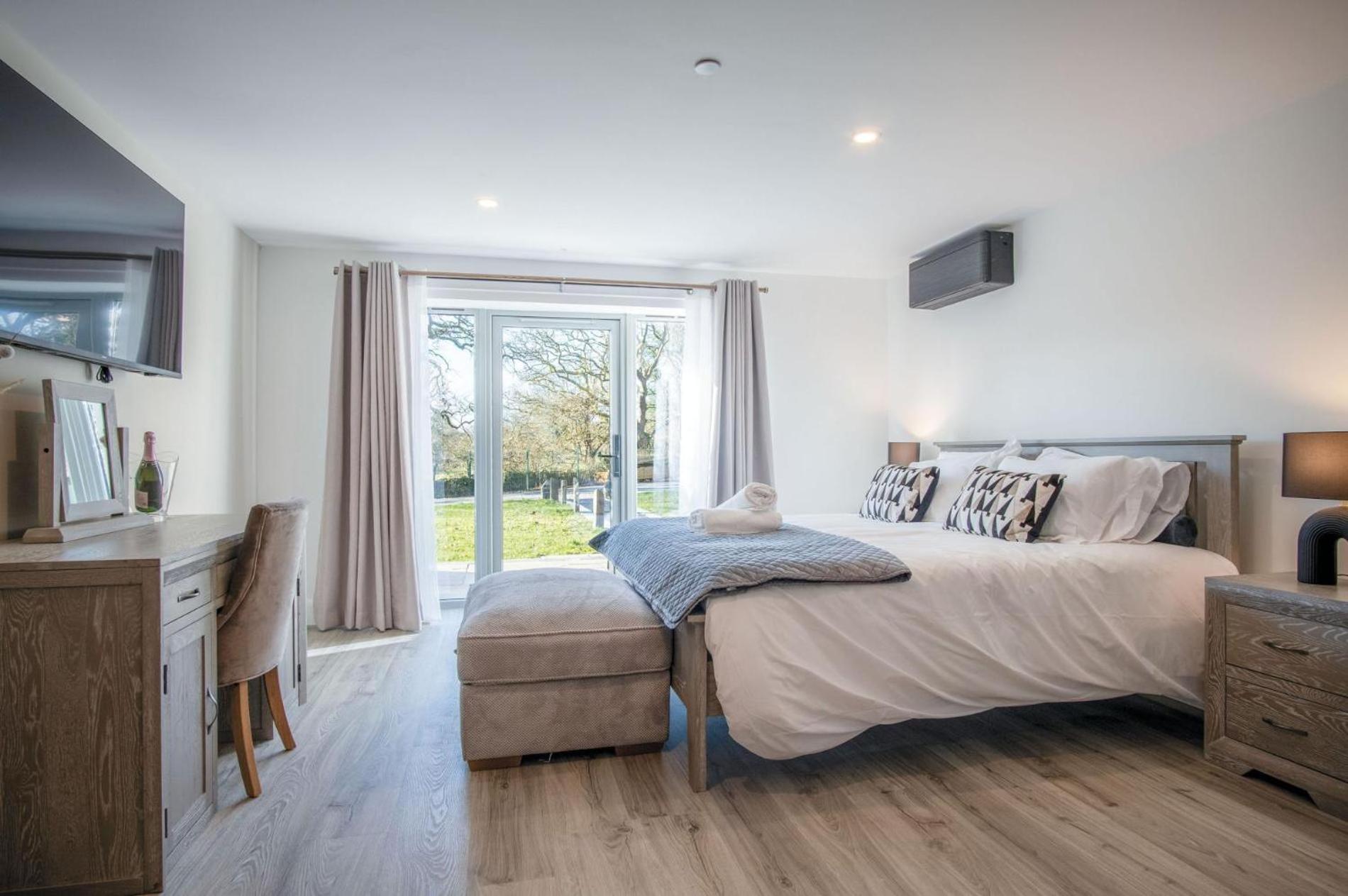 Suite 10 - Sleeping Giant Hotel - Pen Y Cae Inn Брекън Екстериор снимка